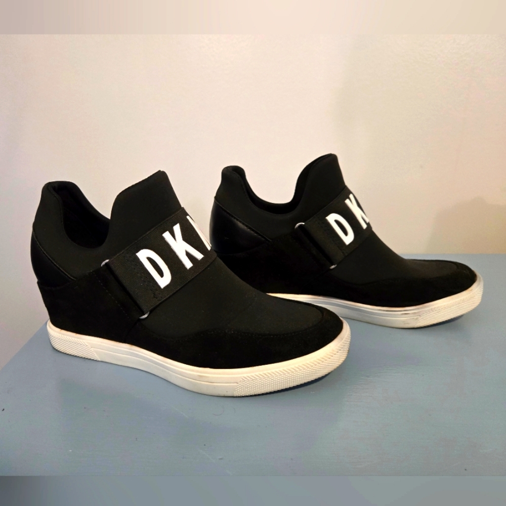 DKNY black hidden wedge shoes, 8